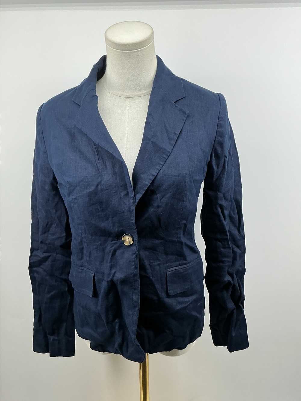 100% European Linen Structured Blazer